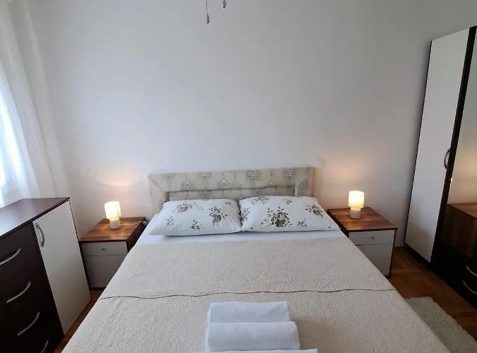 Apartment Dujma *